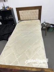  3 سرير مفرد خشب مع فرشة اصلية + مكتب شخصي