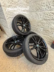  5 جنوط 19 انش لل بي ام دبليو وكاله  اصليات من الشركه مع كواشيكهم  للبيع  بسعر طري bmw