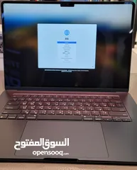  2 MacBook Air 15 M2 (512GB-8GB) جديد للبيع فيه خبشة بسيطة في الكفر