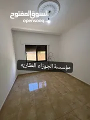  5 شقة فارغة للايجار في منطقة البنيات طابق شبه ارضي مع بلكونتين