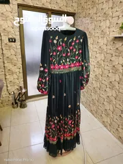  1 فستان مطرز
