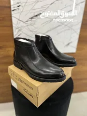  12 حذاء Clarks الجلد الطبيعي، هتجمع بين الشياكة وجودة التفاصيل في تصميم يليق بمكانتك.صناعه فيتنامي