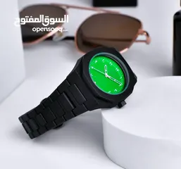  13 ساعة دي ون ميلانو بالوان متعددة وفخمة