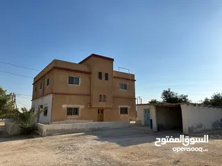  5 بيت للبيع ف