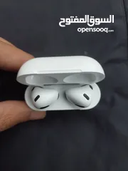  2 Apple Air pods 3