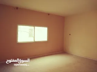  2 شقه معروضه للبيع في محافظة اربد / ايدون ، تبعد عن دوار النسيم 5 دقائق في منطقة سكنية هادئه وجميله  .