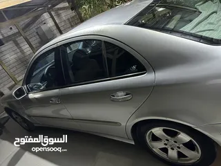  4 مرسيدس E200 فئه افينتجارد موديل 2003
