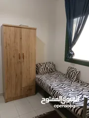  2 الشقه نظيفه في غرفه شباب للمشاركه