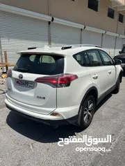  3 Toyota RAV 4