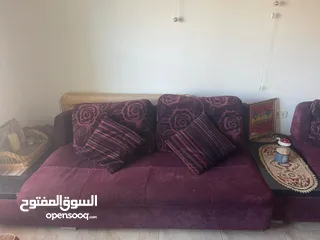  1 طقم كنب مع طاولات  بسعر حرق