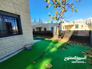  2 شقة مع حديييقة للايجار في عين مصباح