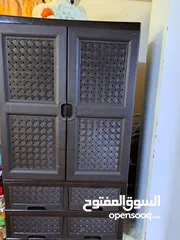  17 عفش نظيف بداعي الترحيل للبيع المستعجل بسعر جيدمكون من خزانه وكومدينه عدد 2وتخت مجوز مع فرشه