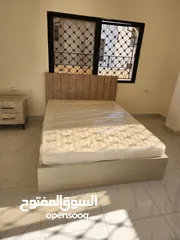  5 أسرة  تخوت
