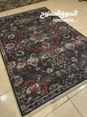  5 سجاده منقوشه خفيفة الوزن مبطنه بجلد محبب مانع للتزحلق مستعمله بحاله جيده