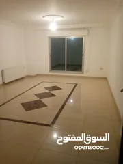  1 شقه فارغه للايجار الكرسي + 190 متر - موقع مميز جدا عماره هادئه