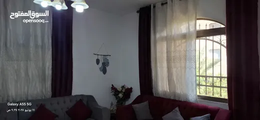  7 طقمين كنب وطاولات وبرادي