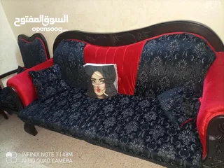  9 طقم كنب 7مقاعد بحالة جيدة جدا للبيع المستعجل 75د الموقع الزرقاء