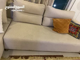  3 كنب و سجاد و برادي و طاولة وسط 300 300