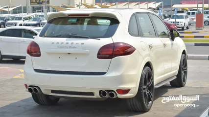  4 Porsche Cayenne Turbo GCC