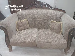  2 طقم كنب للبيع قابل للتفاوض