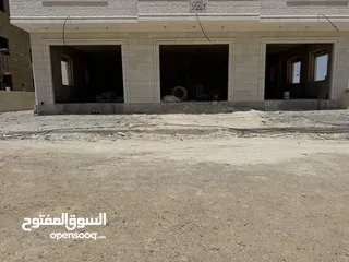  2 محلات او مستودعات للايجار