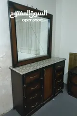  1 خزانة ملابس + تسريحة ب سعر مغري جدا