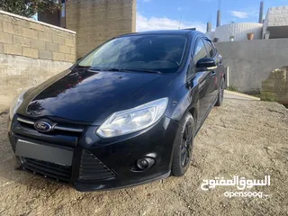  1 فورد فوكس هاتشباك