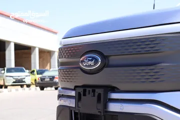  28 F150 LIGHTNING XLT EV 2022
