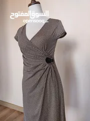  9 عدة فساتين جديدة و ماركات اسعارها من 10-12 دينار.