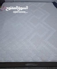  1 دوشك 200*200 للبيع شبه جديد استعمال خفيف من قباني