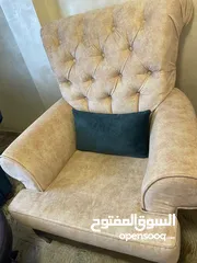  5 كنب للبيع و طقم طربيزات
