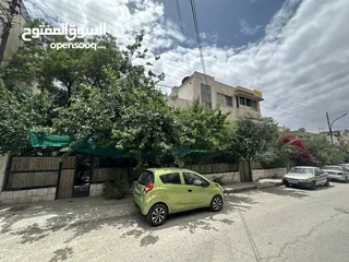  2 عمارة 8 شقق في العبدلي بجانب البوليفارد بدخل ممتاز للبيع بسعر الارض
