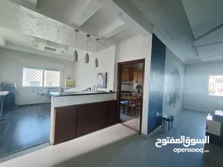  5 شقم مفروشة غرفتين نوم وصالون ومطبخ مجهز وحمامين ، عائلات فقط