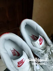  8 ثلاث احذيه NIKE  اصليه وكاله ناقصهم بس البكس وارد أروبي الاحذيه وكاله موضح المقاسات والسعر بالاعلان