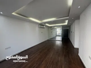  7 بسعر مميز للبيع شقة واسعة من غرفتي نوم