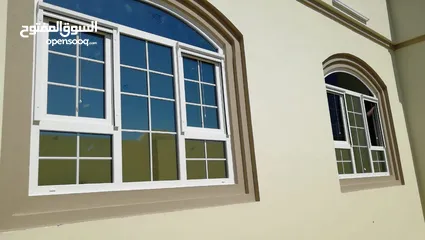  8 نوافذ وأبواب عصريه