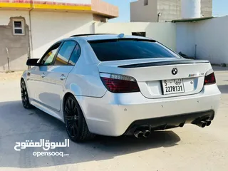  2 BMW 550 سياره