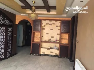  12 شقة للبيع طابق أرضي مع ترس اعلان رقم ( SL350)