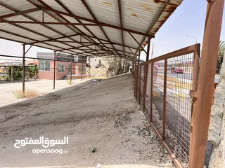  4 معرض سيارات موقع مميز جداً