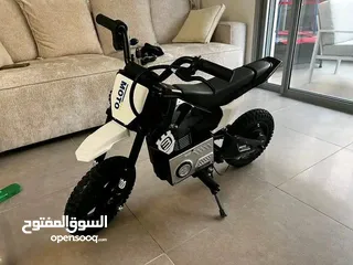  1 متور شيتح 24V هيكل معدني بجودة عالية ومتانة ممتازة 2 ماتور لقوة وأداء أعلى  عجلات هواء