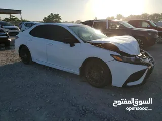  2 Toyota Camry 2023 SE LOW MILEAGE