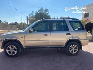  3 هوندا CR-V موديل ال 2000