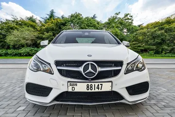  4 2016 Mercedes E320 Coupe / Gcc Specs / Excellent Condition / Panoramic Roof / 360 Cameras.