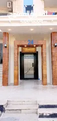  1 شقه لإيجار الشهري طابق 3 مع مصعد بريموت كل طابق 2 شقه  الحي الجنوبي قرب مطعم فول ونار عمارة الشيماء