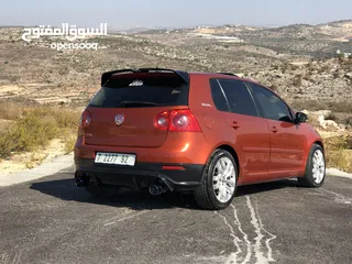  1 جولف mk5 للبيع مديل 2007