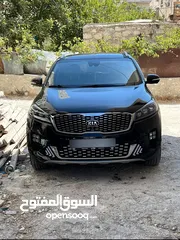  2 كيا سورنتو 2018 ترخيص 2017 سيارة مميزة  اضافات +++  لا ينقصها ولا اضافه سيارة في حالة الوكالة