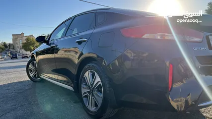  6 Kia Optima Hybrid 2018