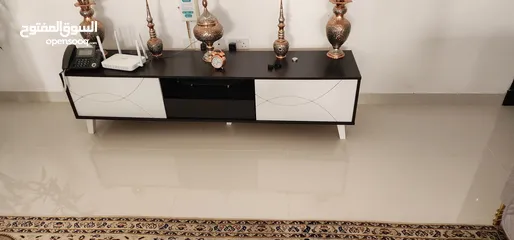  1 TV table  completly clean