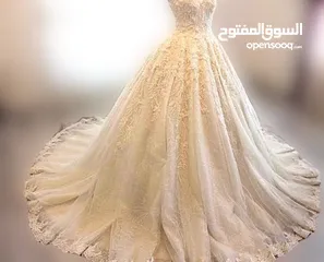  2 فستان زفاف مع طرحة و هيد بيس و جاكيت مطرّز و جيبونة 