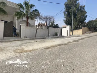  3 تزفيت الساحات و الشوارع بمواصفات عاليه و احسن سعر